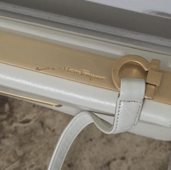 Vintage Salvatore Ferragamo Cream and Gold Shoulder Bag - Picture 14 of 16